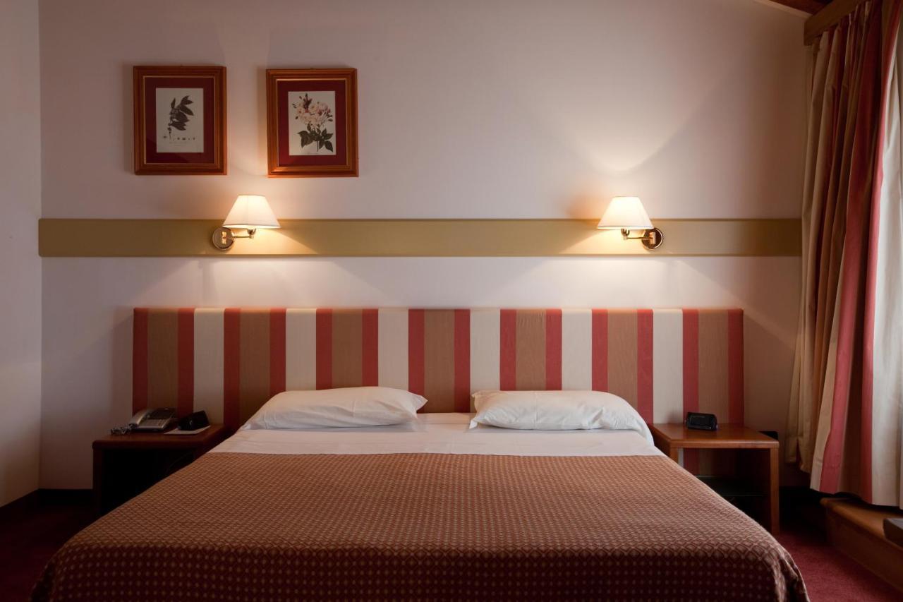 Eurohotel Palace 마니아고 외부 사진