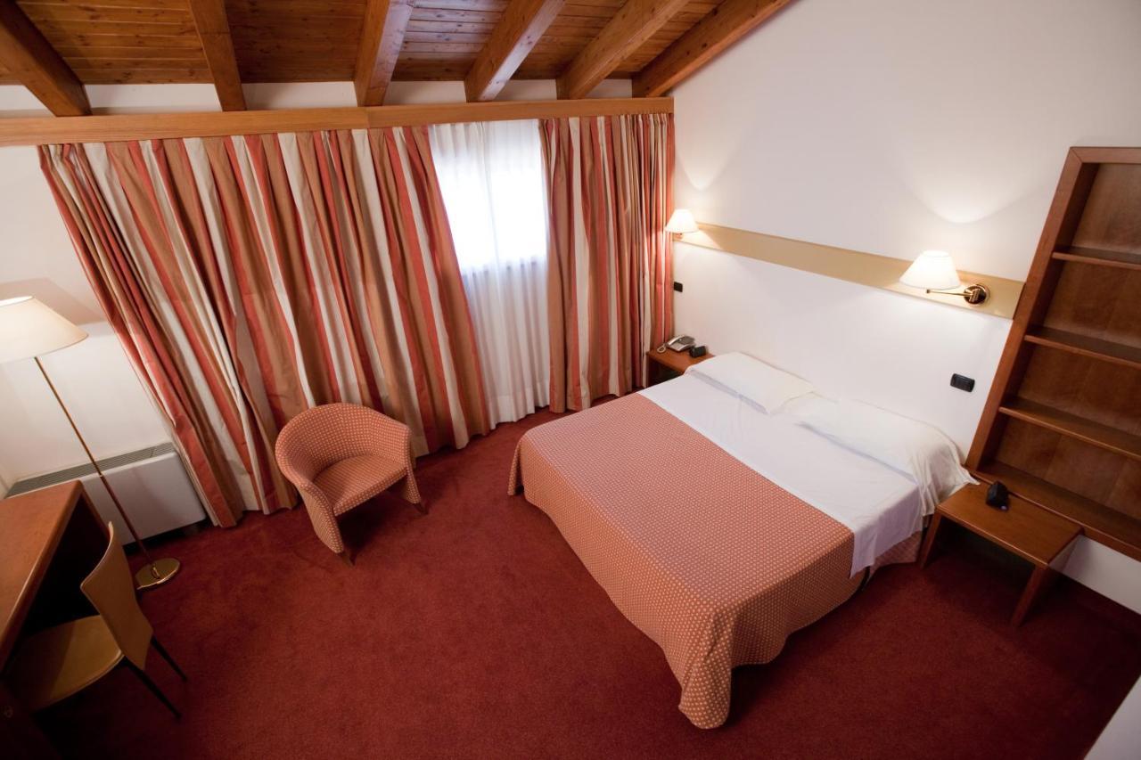 Eurohotel Palace 마니아고 외부 사진